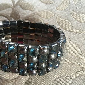 2/$15💙 Bold Bracelet, Stretchy, EUC